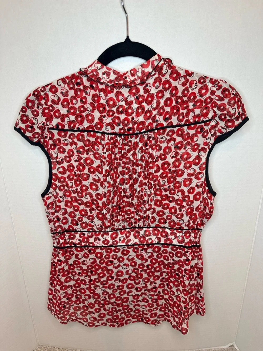 Odille Red Floral Cap Sleeve Blouse with Black Trim, size 4, 100% Silk pre loved - Picture 5 of 10